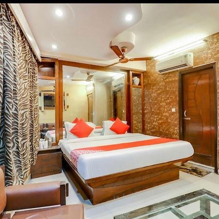 Hotel Roma Deluxe New Delhi Buitenkant foto