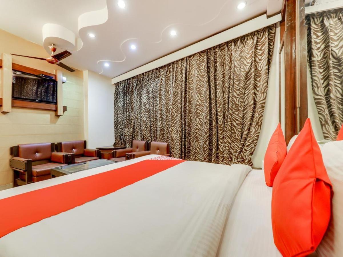 Hotel Roma Deluxe New Delhi Buitenkant foto