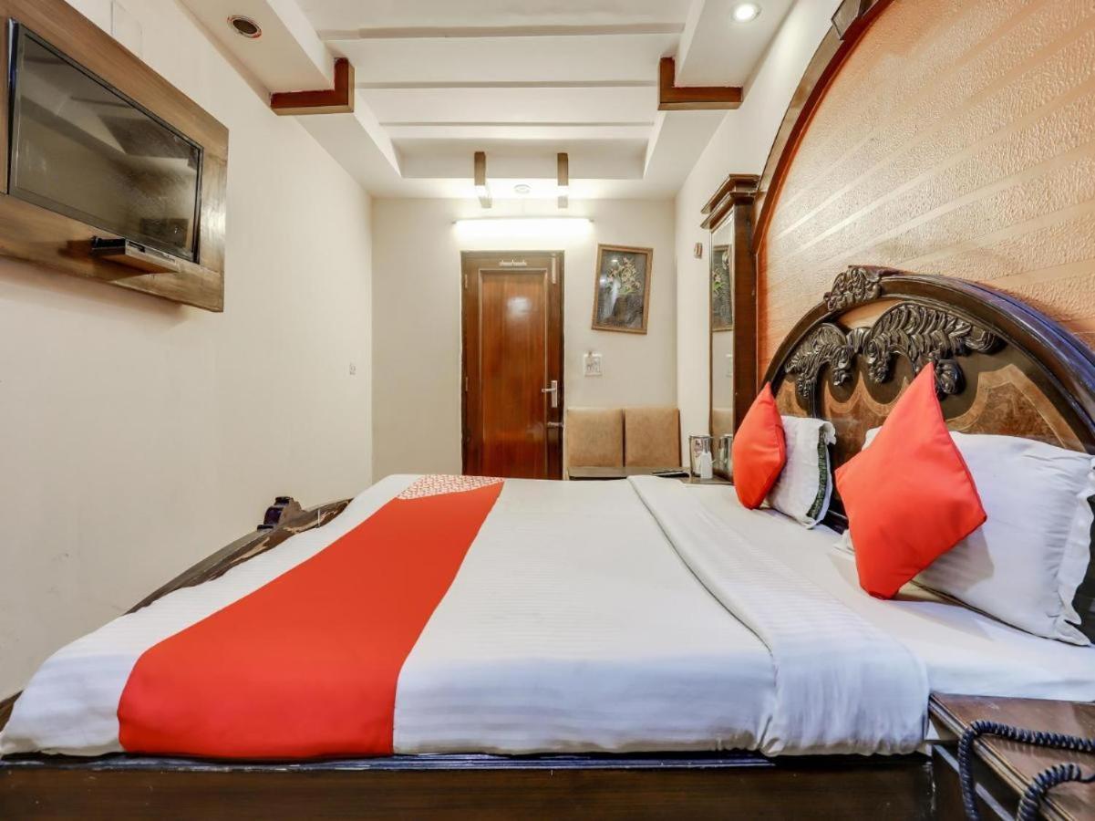 Hotel Roma Deluxe New Delhi Buitenkant foto