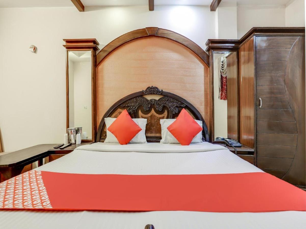 Hotel Roma Deluxe New Delhi Buitenkant foto